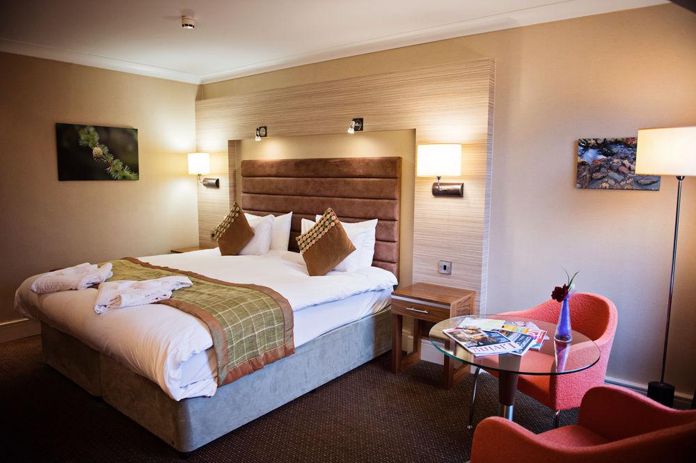Delta Hotels By Marriott Cheltenham Chase Exterior foto