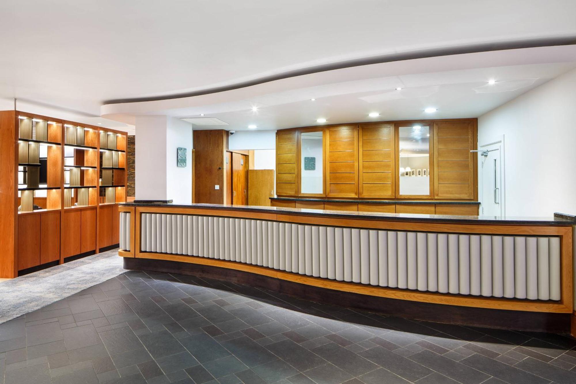 Delta Hotels By Marriott Cheltenham Chase Exterior foto