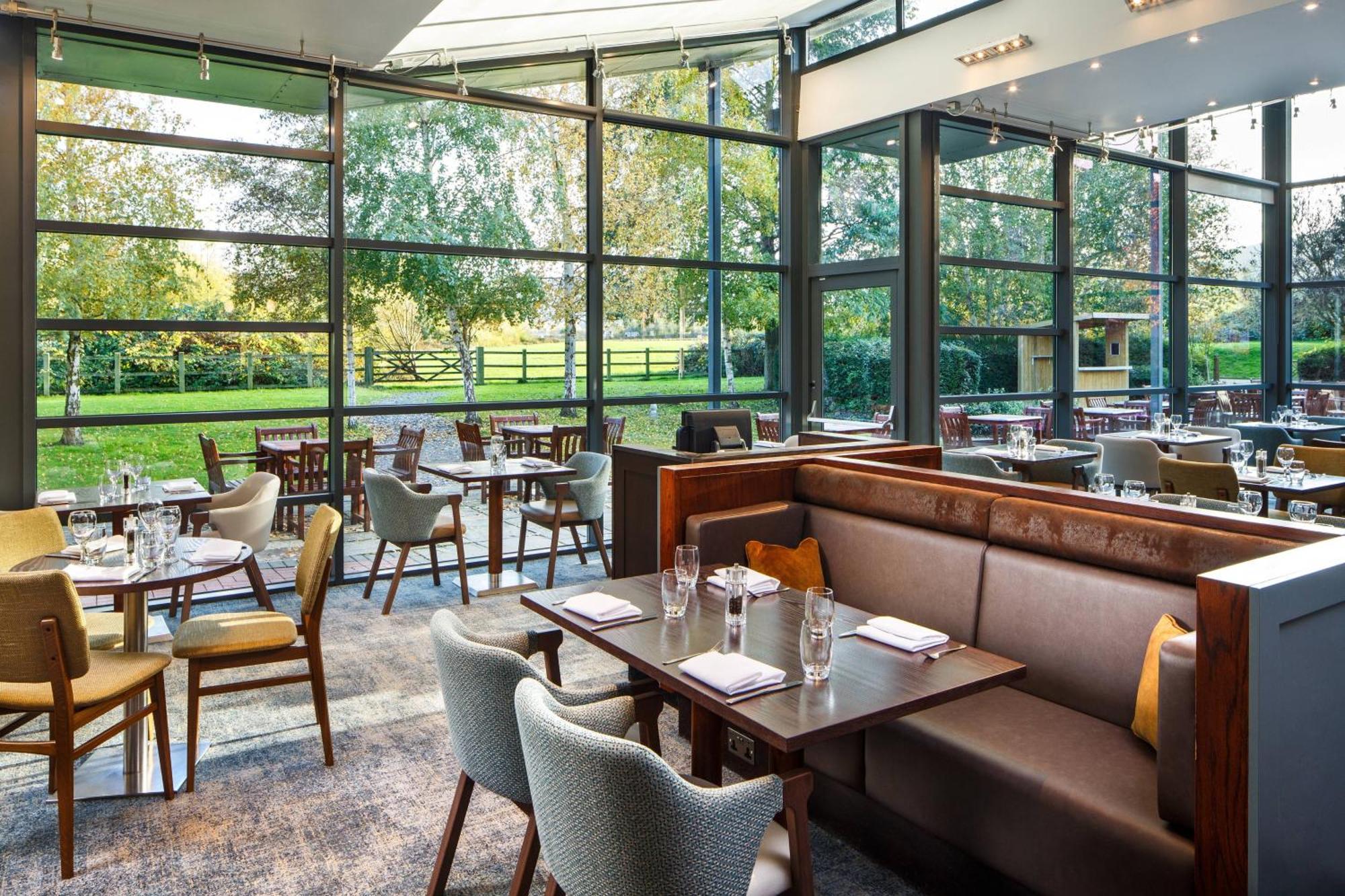 Delta Hotels By Marriott Cheltenham Chase Exterior foto